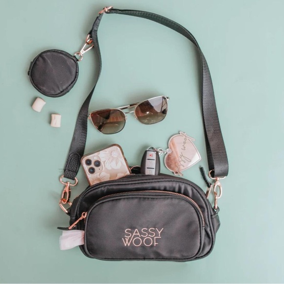 Sassy Woof “Baby Got Black” Crossbody Bag & “Moo Moo” Strap - Picture 2 of 7